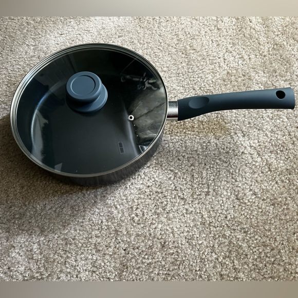 Basic Essentials Non-Stick Aluminum | 2.5 - Quart Covered Sautè Pan ~ Black - Picture 2 of 5